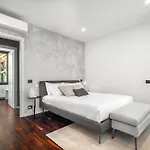 San Barnaba Palace R&r Apartment *
