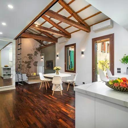 Apartmán San Barnaba Palace R&r