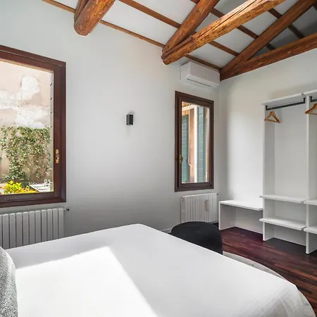 San Barnaba Palace R&r * Benátky