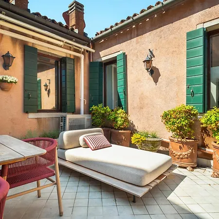 San Barnaba Palace R&r Διαμέρισμα