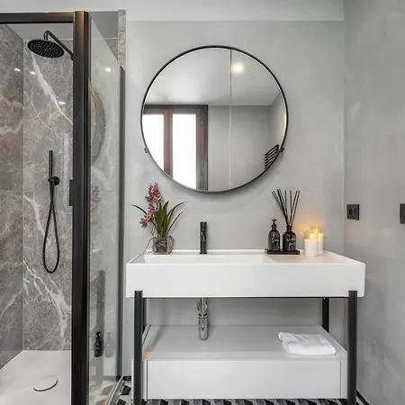 San Barnaba Palace R&r *