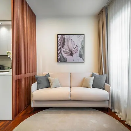 San Barnaba Palace R&r アパート