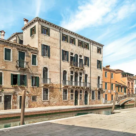 San Barnaba Palace R&r Apartment *