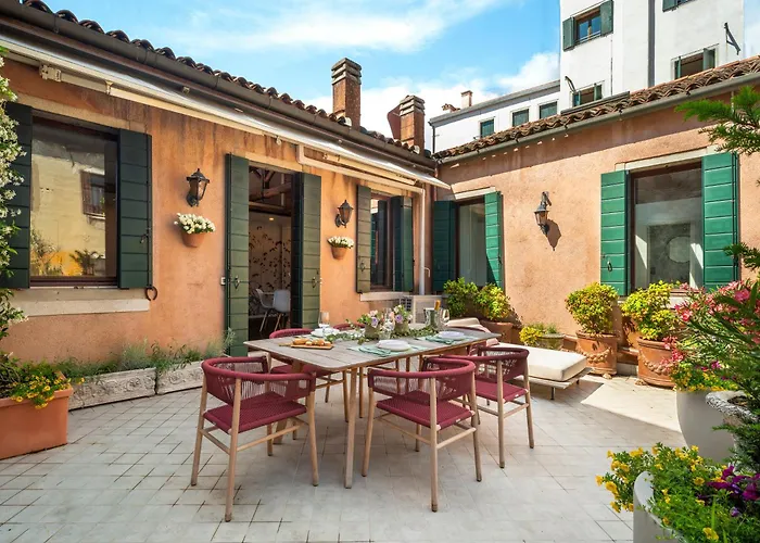 Апартаменты San Barnaba Palace R&r *